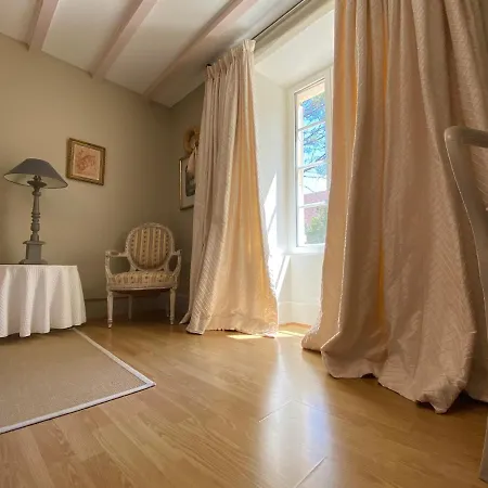 Clos De Bartinquie Bed and breakfast