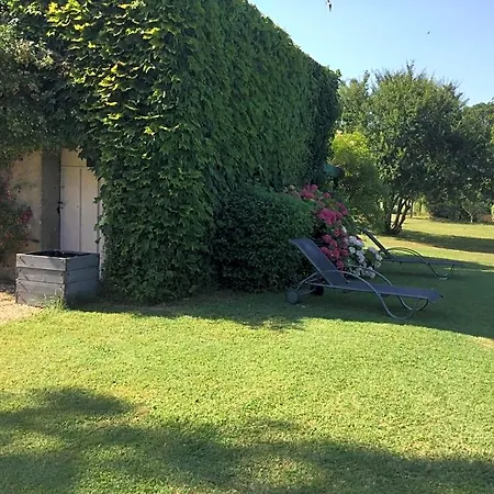 Clos De Bartinquie לינה וארוחת בוקר 3*